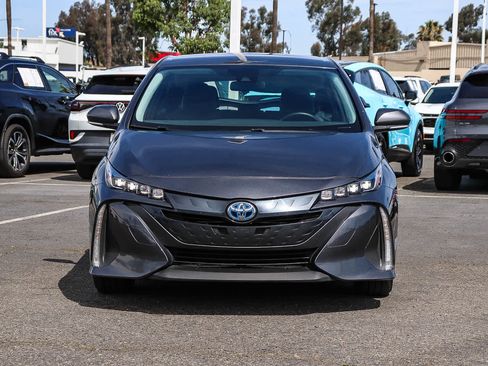 Used 2021 Toyota Prius Prime XLE FWD image 2
