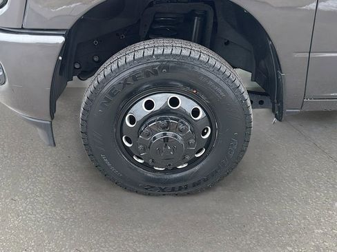 Used 2024 RAM 3500 Laramie w/ Night Edition image 40