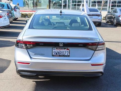 Used 2025 Honda Accord SE image 6