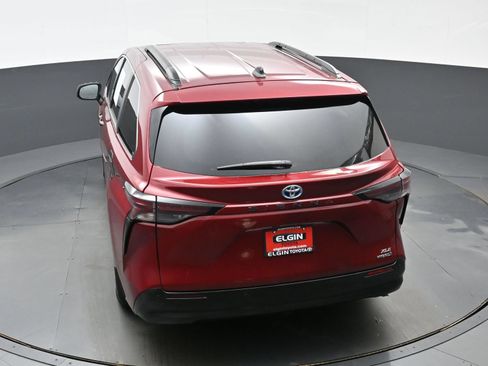 Used 2023 Toyota Sienna XLE FWD image 41