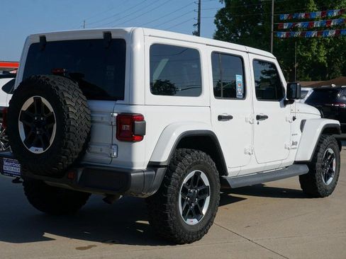 Used 2018 Jeep Wrangler Unlimited Sahara w/ Dual Top Group AWD/4WD image 3