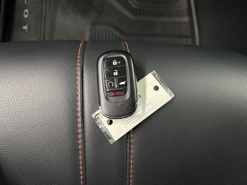 Used 2024 Honda Pilot TrailSport image 41