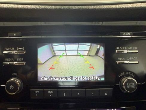 Used 2016 Nissan Rogue SV AWD/4WD image 17