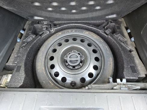 Used 2017 Chevrolet Equinox LT w/ Convenience Package image 39