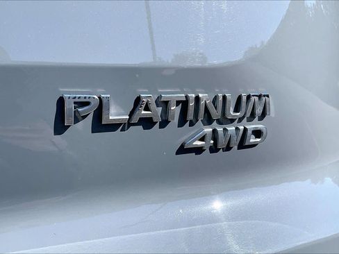 Used 2022 Nissan Pathfinder Platinum w/ Cargo Package AWD/4WD image 10