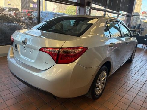 Used 2017 Toyota Corolla LE image 10