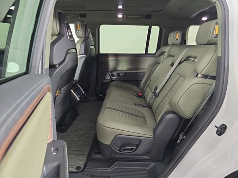 Used 2023 Rivian R1S Adventure AWD/4WD image 21