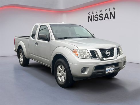 Used 2012 Nissan Frontier SV w/ SV Premium Utility Pkg image 7