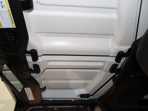 Used 2022 Jeep Wrangler Unlimited Sahara w/ Cold Weather Group image 46