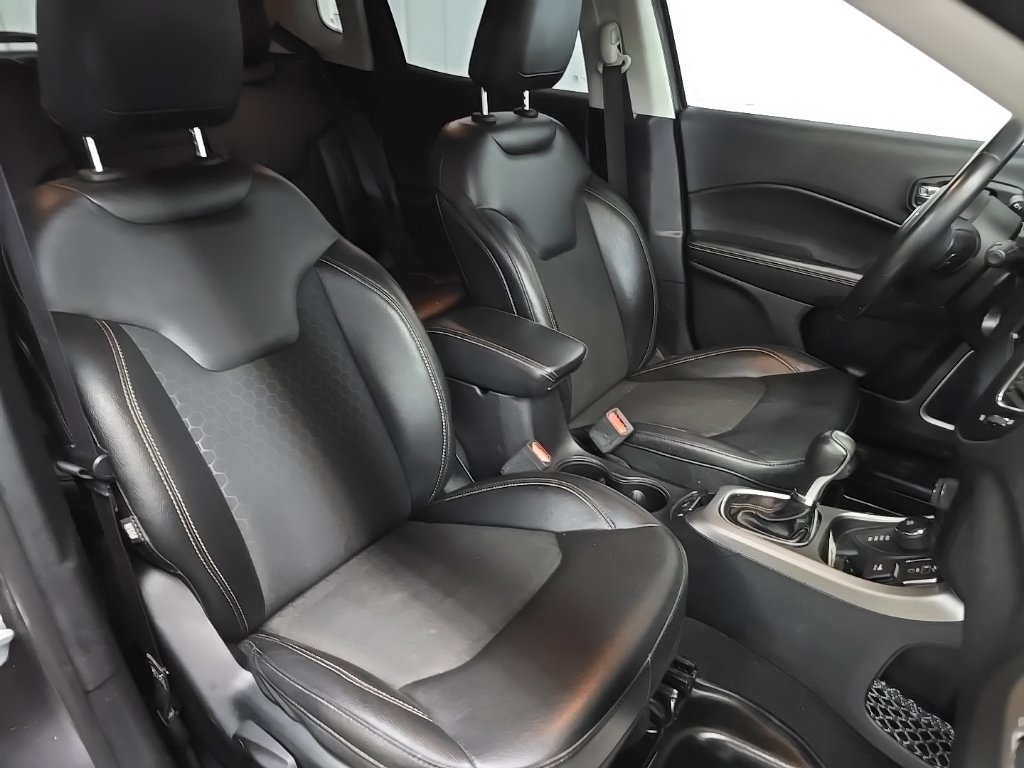 Used 2019 Jeep Compass Latitude AWD/4WD image 14