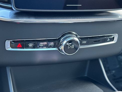 New 2026 Volvo XC90 B6 Plus w/ Protection Package Premier image 24