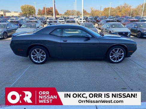Used 2022 Dodge Challenger SXT w/ Plus Package image 6