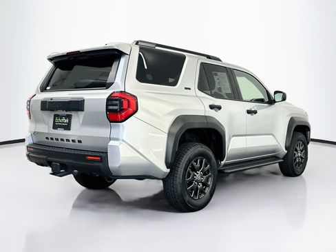Used 2025 Toyota 4Runner SR5 AWD/4WD image 9