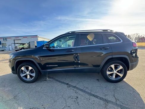 Used 2019 Jeep Cherokee Limited image 4