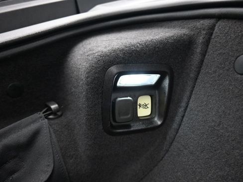 Used 2021 Chevrolet Corvette Stingray Preferred Cpe w/ Z51 Performance Package RWD image 40