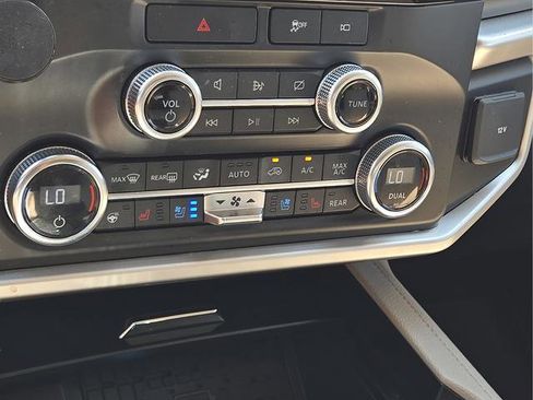Used 2022 Ford Expedition XLT RWD image 14