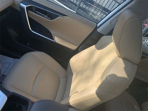 Used 2023 Toyota RAV4 Limited image 31