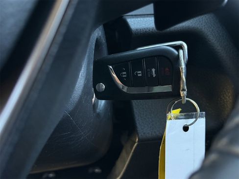 Used 2023 Toyota Camry SE image 23