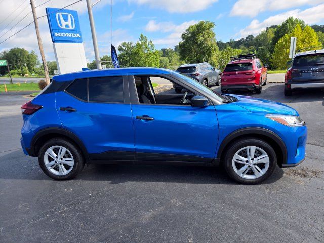 Used 2025 Nissan Kicks Play S FWD image 9