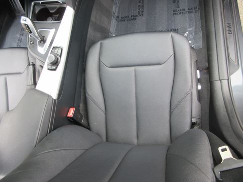 Used 2016 BMW 320i Sedan image 25