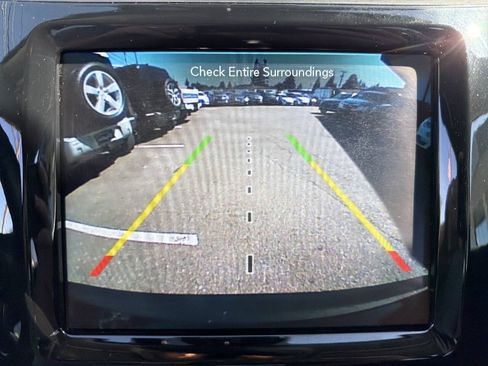 Used 2019 Jeep Cherokee Limited w/ Technology Group AWD/4WD image 29