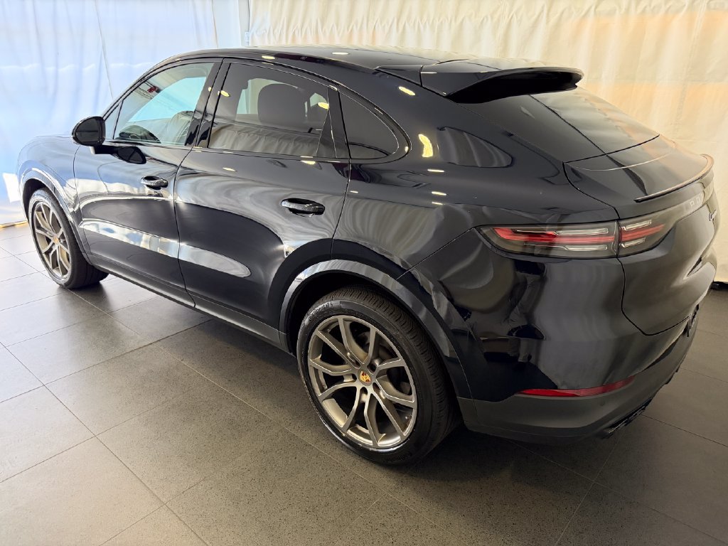 Certified 2023 Porsche Cayenne Coupe AWD/4WD image 3