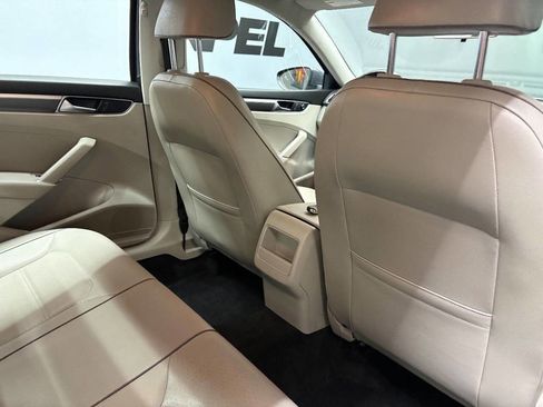 Used 2017 Volkswagen Passat 1.8T R-Line image 58