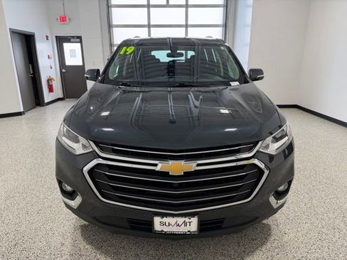Used 2019 Chevrolet Traverse LT FWD image 7