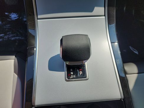 Used 2025 Land Rover Range Rover Velar S image 16