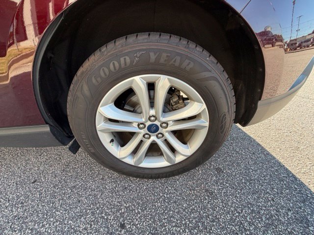 Used 2019 Ford Edge SEL w/ Equipment Group 201A FWD image 5