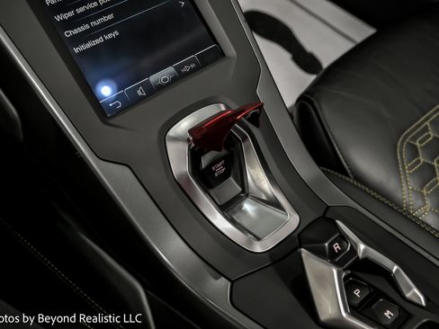 Used 2023 Lamborghini Huracan EVO image 36
