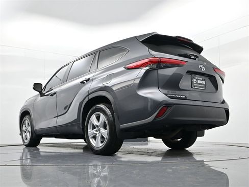 Used 2023 Toyota Highlander L image 44