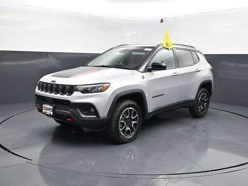 New 2026 Jeep Compass Trailhawk w/ Sun, Sound & Navigation Group AWD/4WD image 4