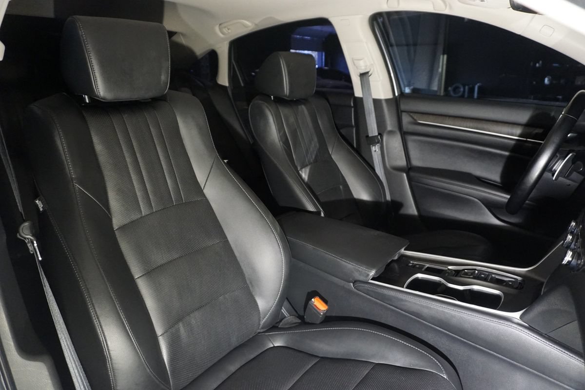 Used 2021 Honda Accord Touring image 16