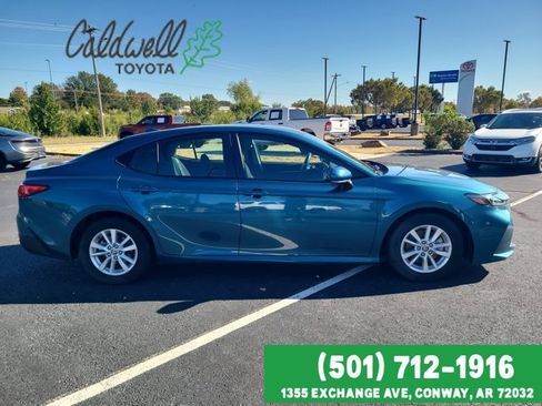 Used 2025 Toyota Camry LE image 4