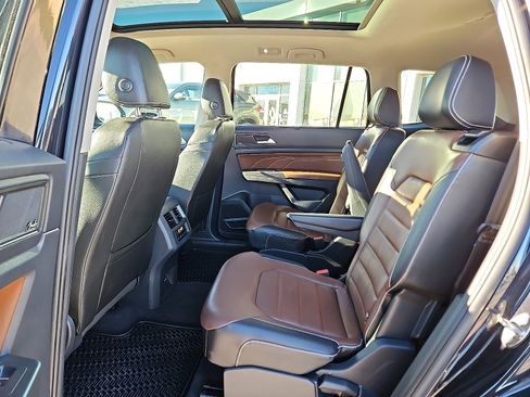 Used 2023 Volkswagen Atlas SEL Premium image 10