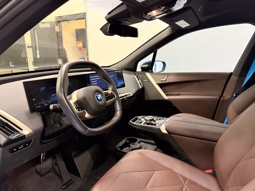 Used 2024 BMW iX xDrive50 AWD/4WD image 11