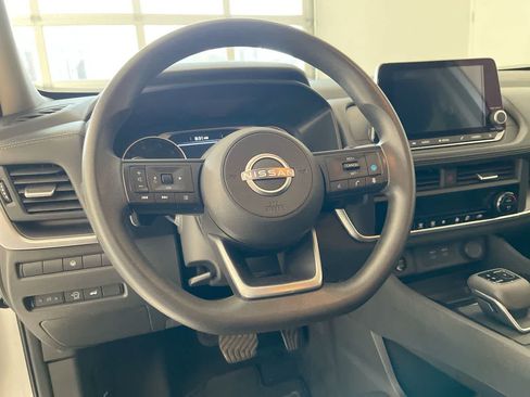 Used 2024 Nissan Rogue SV AWD/4WD image 14