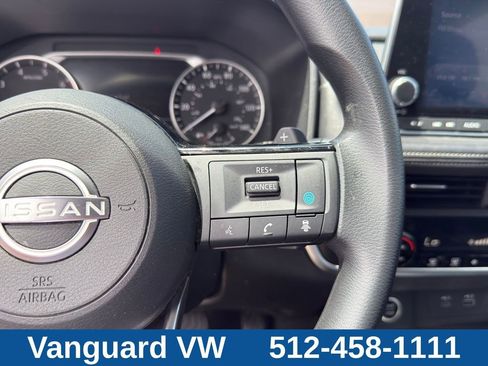 Used 2023 Nissan Rogue SV FWD image 22