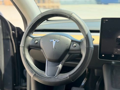 Used 2023 Tesla Model Y Long Range AWD/4WD image 29