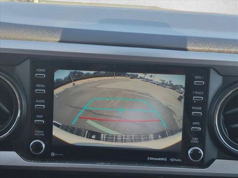 Used 2020 Toyota Tacoma SR5 RWD image 15