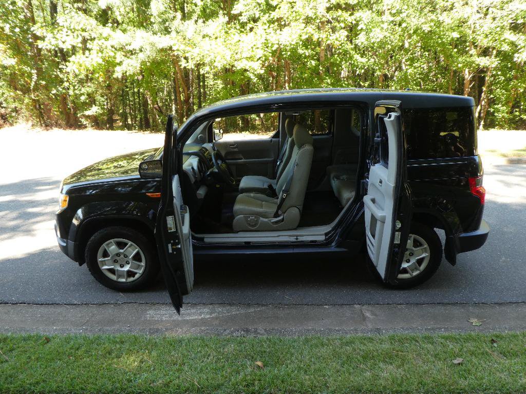 Used 2011 Honda Element LX image 16