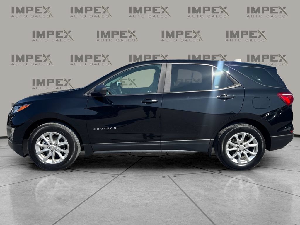 Used 2021 Chevrolet Equinox LS w/ LS Convenience Package FWD image 2