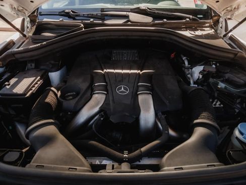 Used 2018 Mercedes-Benz GLS 550 4MATIC w/ Driver Assistance Package image 39