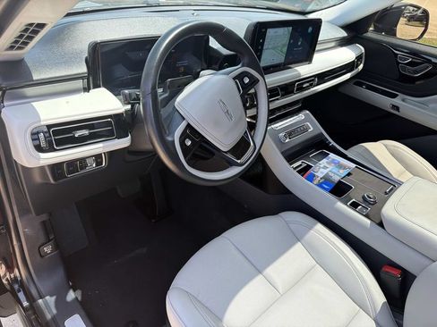 Certified 2025 Lincoln Aviator 2WD image 19