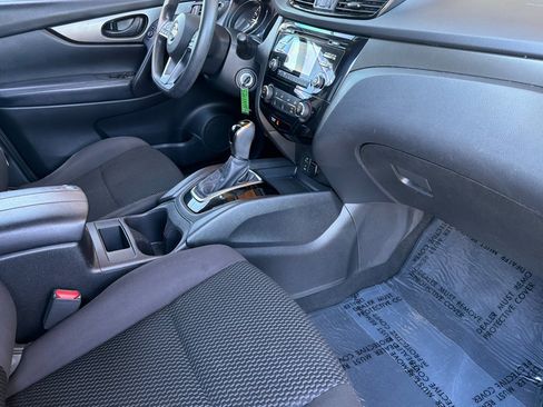 Used 2018 Nissan Rogue Sport S w/ S Appearance Package FWD image 18