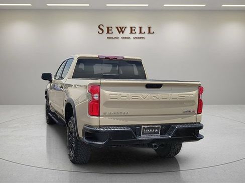Used 2023 Chevrolet Silverado 1500 ZR2 w/ Technology Package AWD/4WD image 3