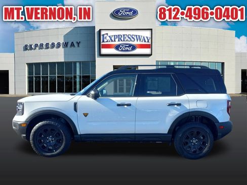 Used 2025 Ford Bronco Sport Badlands image 10