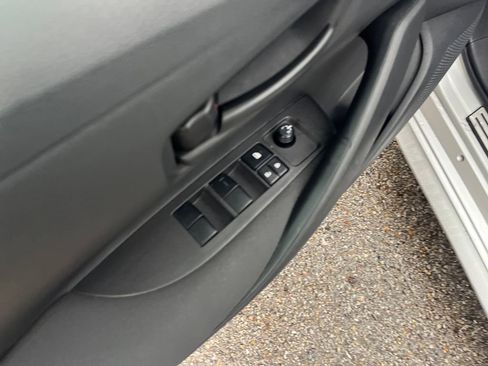 Used 2025 Toyota Corolla LE image 12