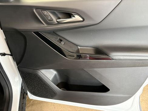 Used 2025 Chevrolet Equinox LT w/ Convenience Package II FWD image 37